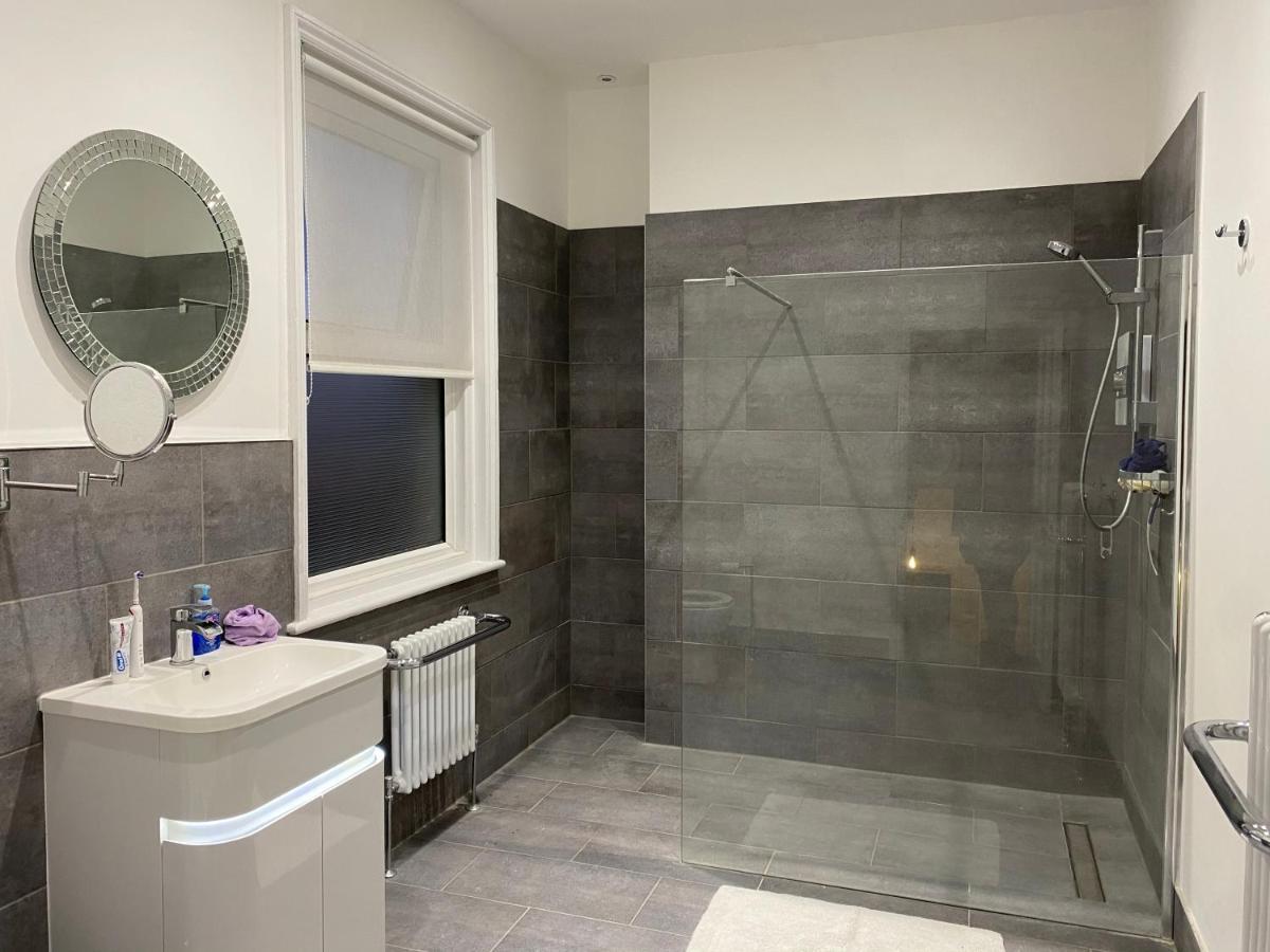 Westgate Two-Bedroom Homestay Suite מראה חיצוני תמונה