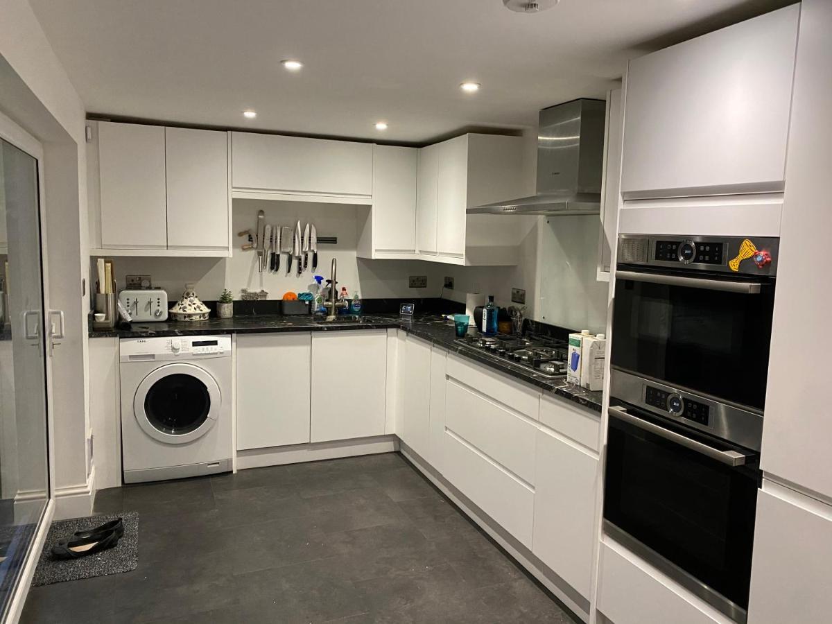 Westgate Two-Bedroom Homestay Suite מראה חיצוני תמונה